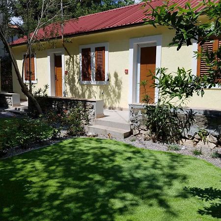 Apartmani Rosa I Linda Rijeka Eksteriør billede