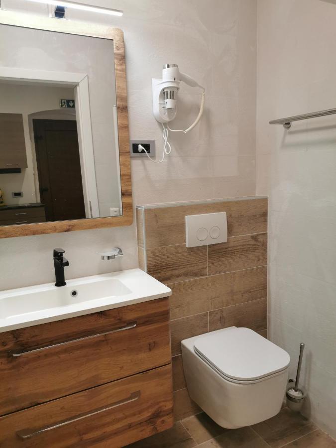 Apartmani Rosa I Linda Rijeka Eksteriør billede