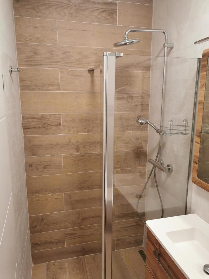 Apartmani Rosa I Linda Rijeka Eksteriør billede