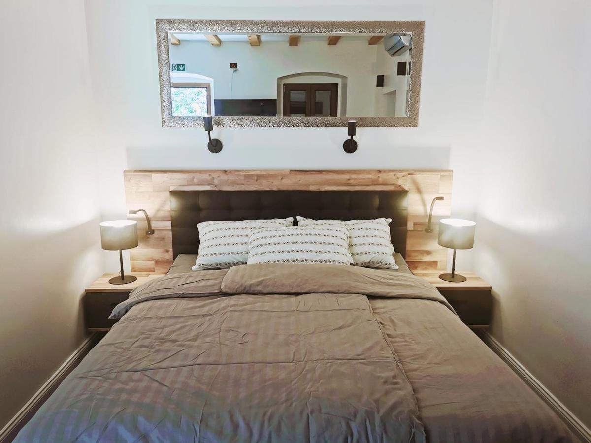 Apartmani Rosa I Linda Rijeka Eksteriør billede